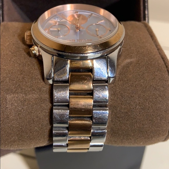 Micheal Kors 33 mm - Picture 3 of 6